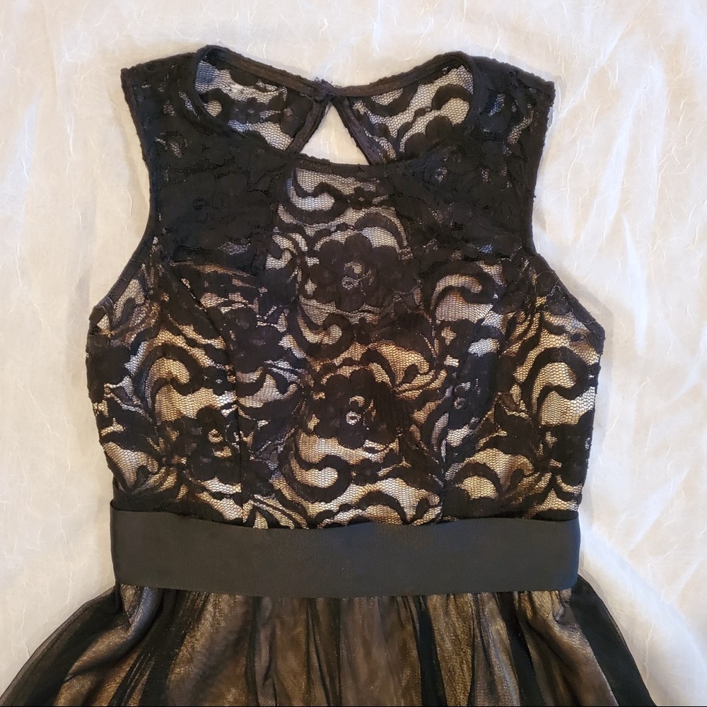 Formal Dress - Picture 3 of 5